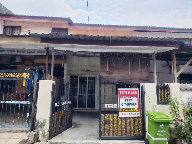 2story terrace house renovated and wellmaintained movein ready