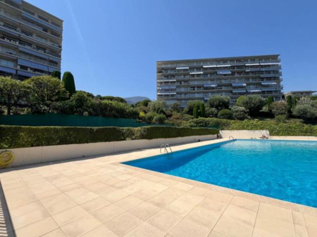 2p 48 m2 plateau du cap avec parking tennis et piscine