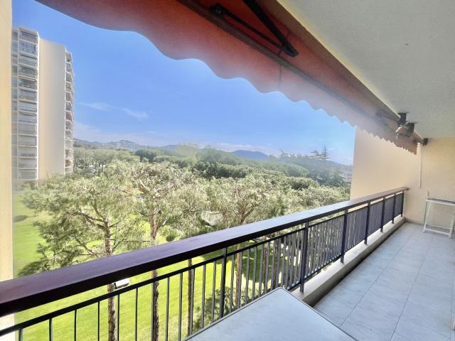 2P, 57m2+grand balcon, au calme, vue dégagée et verdoyante, proche commerces