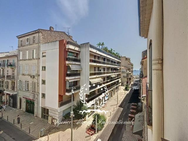 2P CANNES BANANE BALCONS 400M DU PALAIS DES CONGRÉS