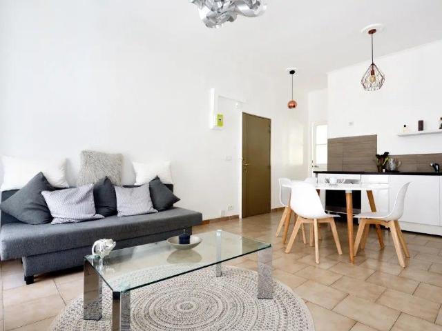 2P meublé 46m² pour couple étudiants à La Joliette