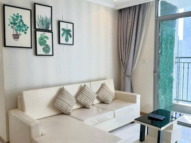 2PN VINHOMES CENTRAL PARK – THIẾT KẾ SANG TRỌNG, SOFA CỠ LỚN CAO CẤP