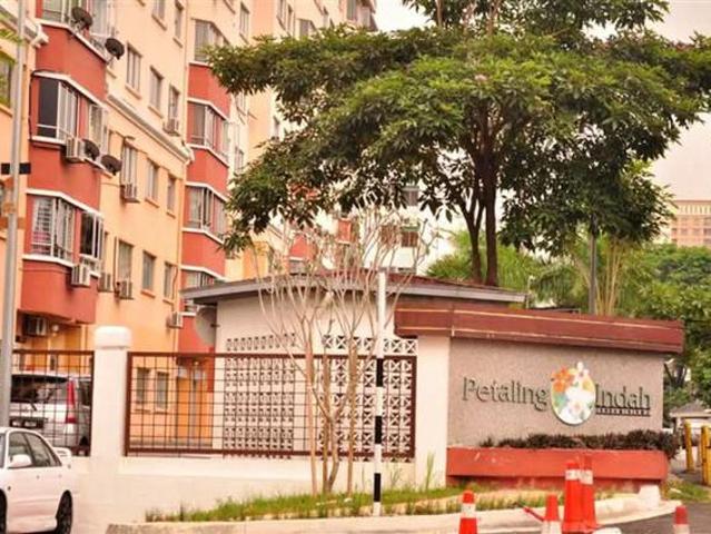 Petaling Indah Condo Sungai Besi 2Parking FF UNIT FOR RENT