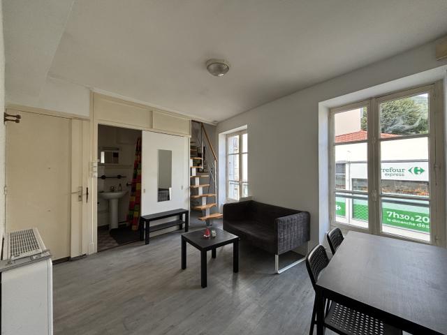 2P+C MEUBLE LA TRONCHE La Tronche 38700