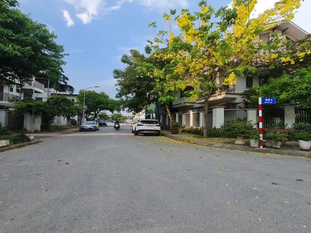 2x tỷ tiểu học nhận nhà ở ngay full nội thất. 205m2 2 tầng, đường 18m tại Đa Tốn, Gia Lâm. Lh
