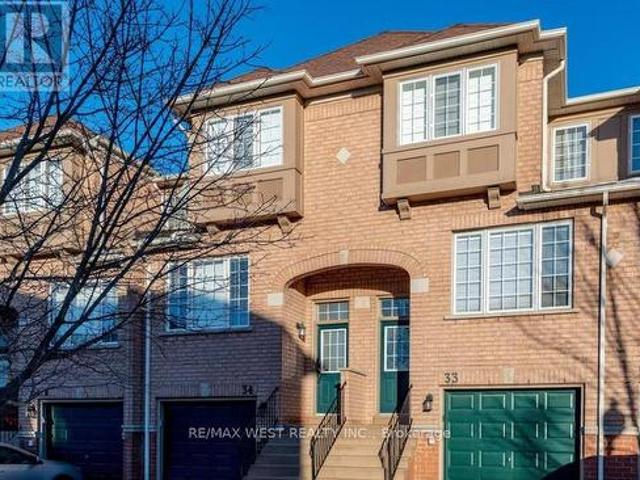 33 3020 Cedarglen Gate, Mississauga, ON, L5C 4S7 townhouse for lease | Listing ID W13241 | Royal LePage