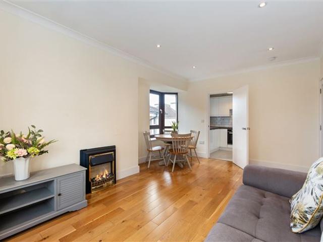 33 The Willows, Monkstown Valley, Monkstown, Co. Dublin Sherry FitzGerald Blackrock 4935 MyHome. Ie Residential