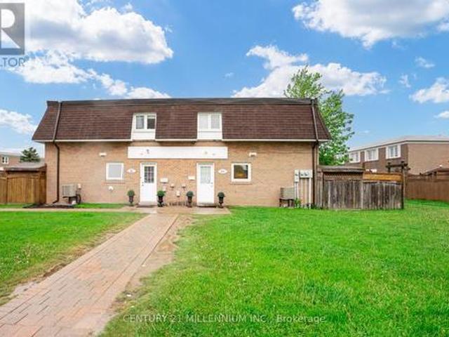 33 Town House Crescent, Brampton, ON, L6W 3C3 townhouse for sale | Listing ID W12167 | Royal LePage