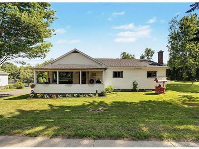 33 Union St, Minto, NB, E4B 2N3 house for sale | Listing ID NB144337 | Royal LePage