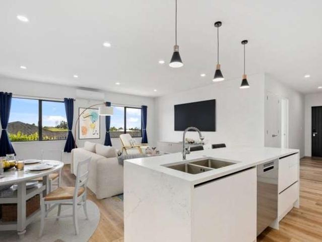 33 Woodridge Drive, Whangaparaoa, Rodney