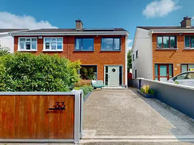 33 Woodvale Crescent, Clonsilla, Clonsilla, Dublin 15, D15A37K.