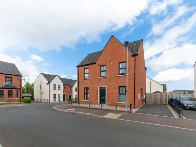 33 Castlegowan Place