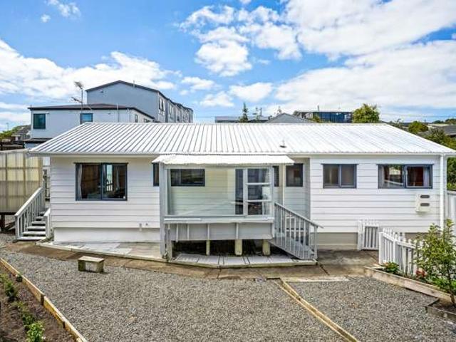 33 Covil Ave, Te Atatu South, Waitakere City