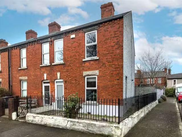 33 De Courcy Square, Glasnevin, Dublin 9