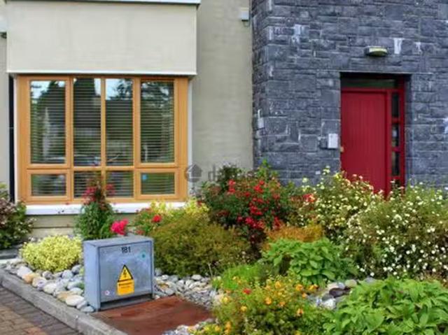 33 Dunbeag, Newport Road, Castlebar, Co. Mayo is for rent