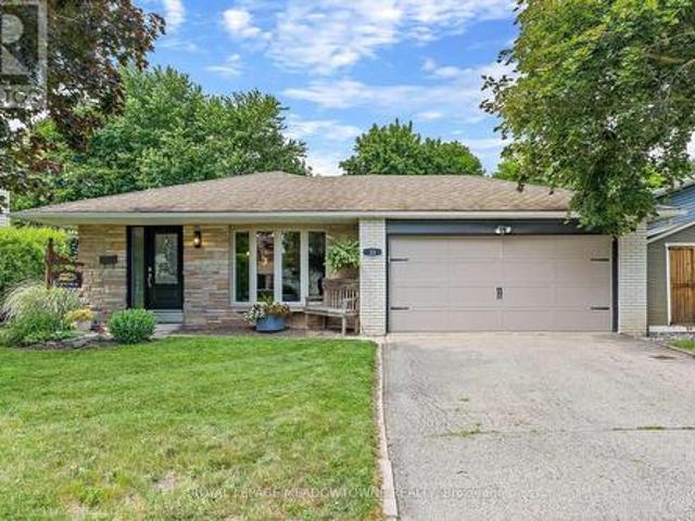 33 Fagan Drive, Halton Hills, ON, L7G 4P4 house for sale | Listing ID W13552 | Royal LePage