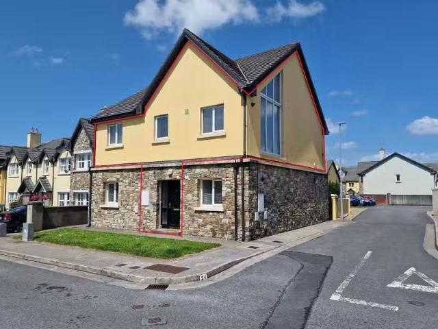 33 Inis Clair, Kildysart Road, Ennis, Co. Clare, V95H797 is fo.