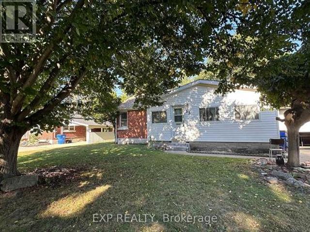 33 John Street, Chatham Kent, ON, N7M 5B5 house for sale | Listing ID X11956 | Royal LePage