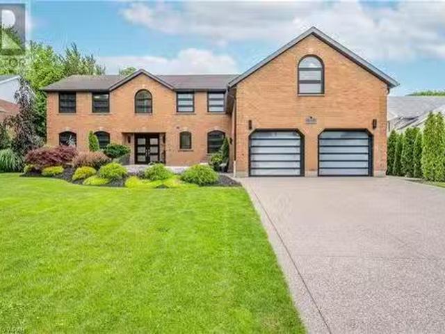 33 Mannheim Crescent, Petersburg, ON, N0B 2H0 house for sale.