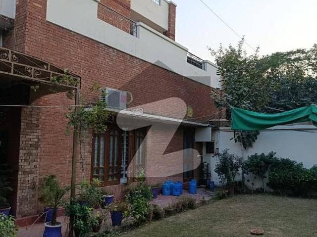 33 Marla Commercial Building Available For Rent D ground for school, college, academy, also for office used