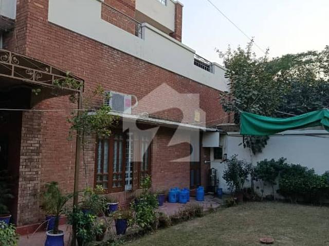 33 Marla Commercial Building Available For Rent D ground for school, college, academy, also for office used