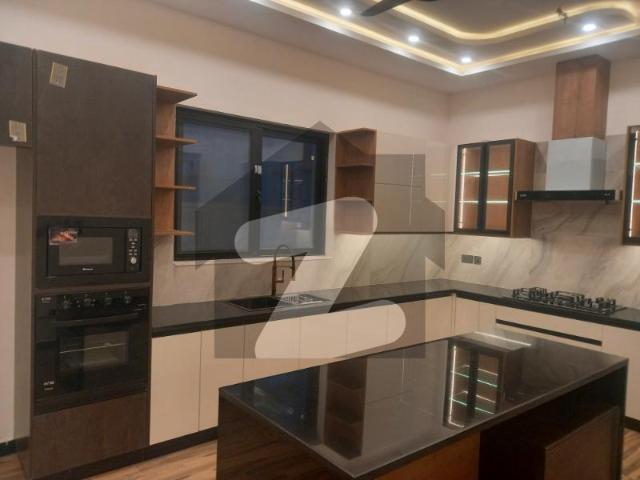 33 marla designer house for sale 6 bedroom swiming pool and in door cinema boulevard corner bahria town phase 8