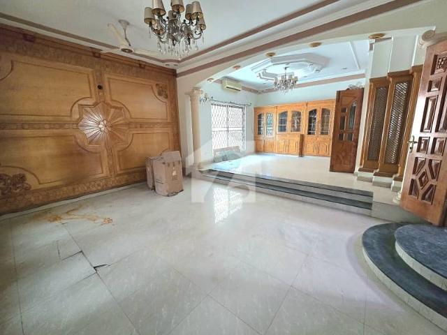 33 marla full house for rent at ideal location in garden town