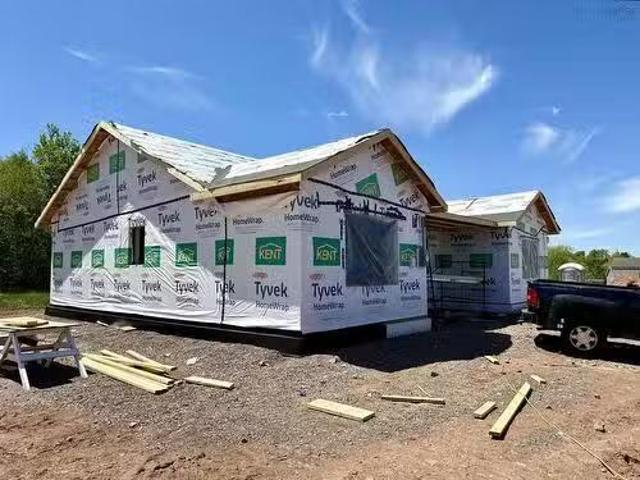 33 Marshview Drive, Amherst, NS, B4H 4B3 house for sale Lis.