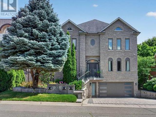 33 Munro Boulevard, Toronto, ON, M2P 1C1 house for sale | Listing ID C13605 | Royal LePage