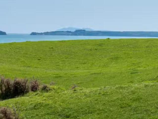 33 Ngaparaoa Drive, Maketu, Western Bay Of Plenty
