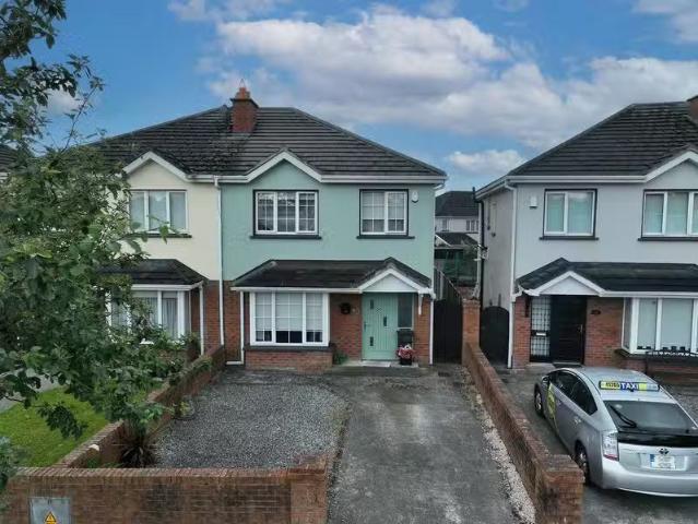 33 Oak Vale, Bailis Downs, Navan, Co. Meath, C15NFP5 is for sale