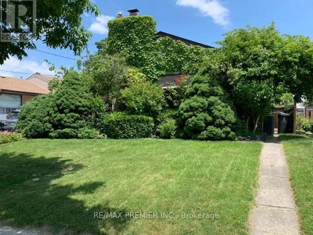 33 Pakenham Drive, Toronto, ON, M9W 4B2 house for sale | Listing ID W9261 | Royal LePage