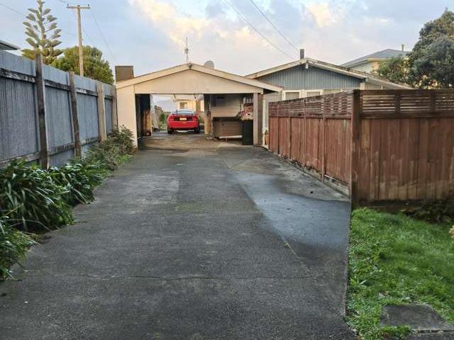 33 Pokohiwi Road, Normandale, Lower Hutt City