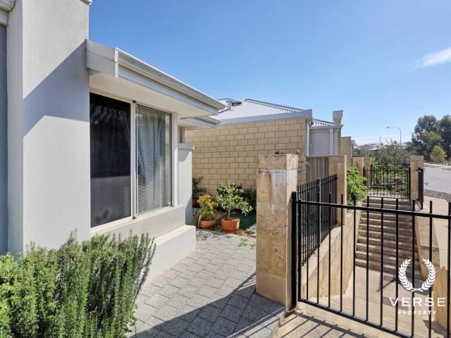 33 Plumosa Avenue