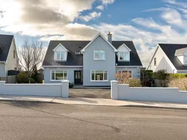 33 Radharc na Tuaithe, Knockraha, Co. Cork, T56RY27 is for sale