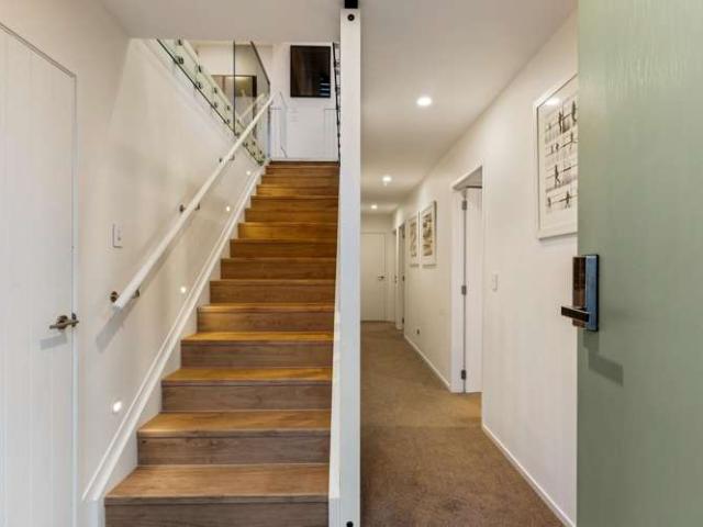 33 Renata Crescent, Te Atatu Peninsula, Waitakere City