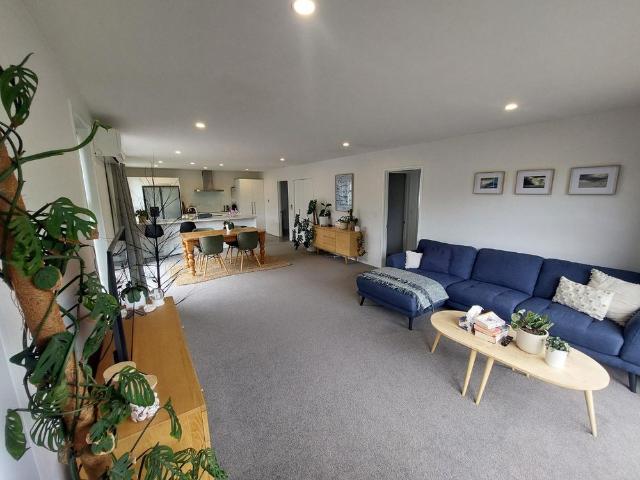 33 Robert Duncan Road, Belfast