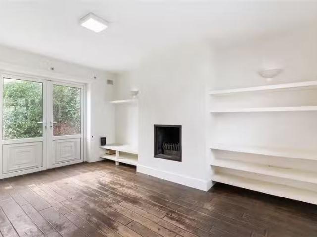 33 Seafort Gardens, Sandymount, Dublin 4, D04 AV27