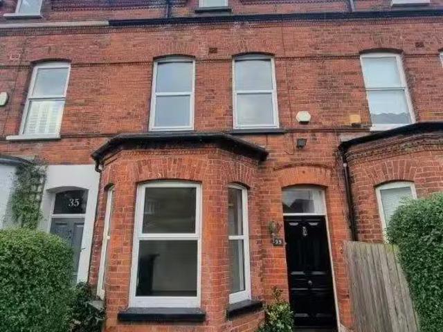 33 Skegoneill Avenue