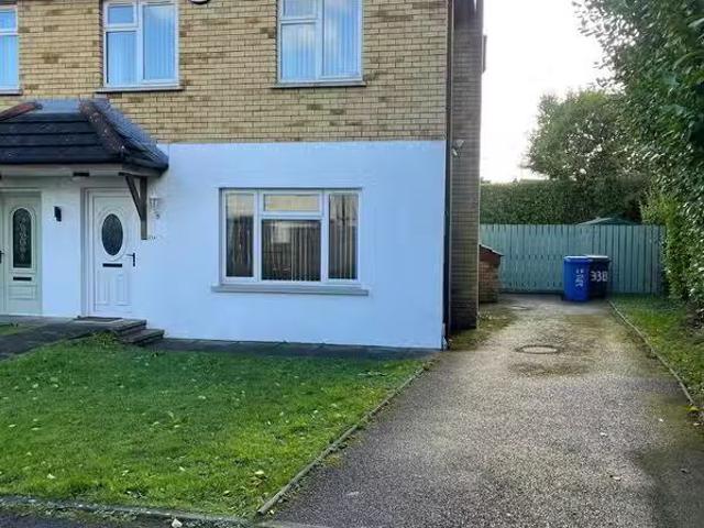 33b Wellington Gardens