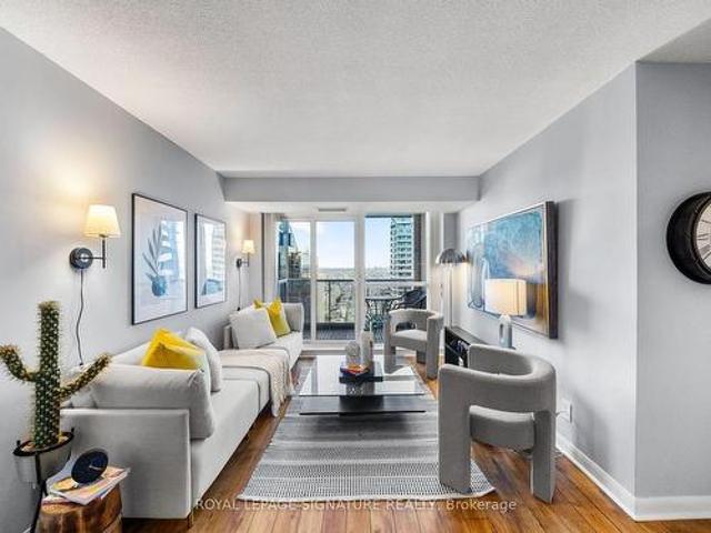 3005 4 Yonge Street, Toronto, ON, M2N 7G9 condo for sale | Listing ID C11952 | Royal LePage