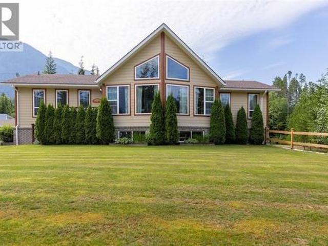 3009 Solomon Way, Terrace, BC, V8G 0G5 house for sale | Listing ID R3107 | Royal LePage