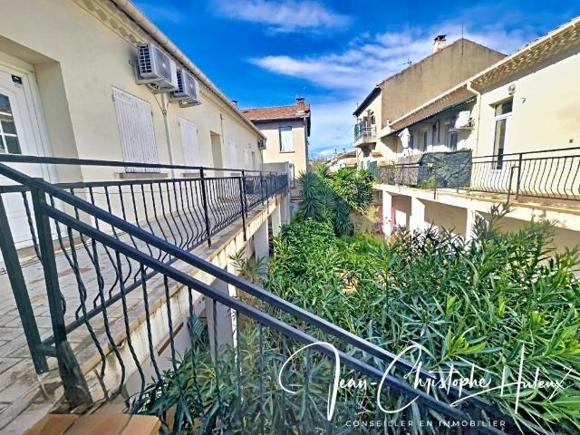 30000 NIMES studio 36 m2 climatisé