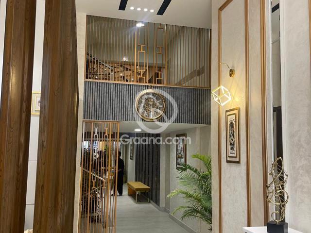 3000 Ft² House for Sale