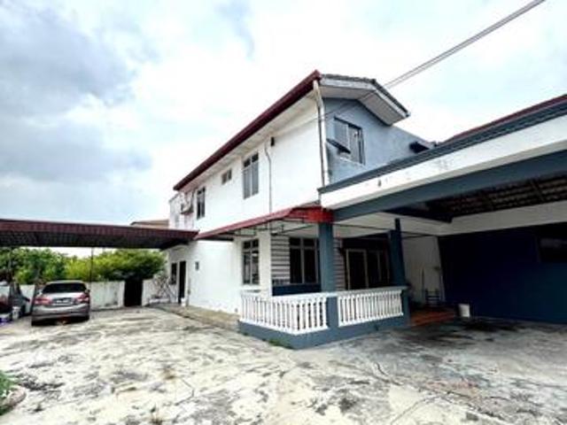 3000 sqft BIG LANDCORNER LOT 2Storey Taman Putra Perdana Puchong