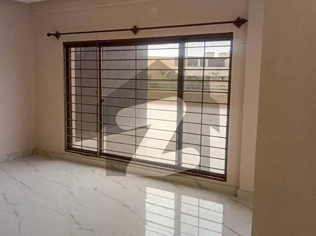3000 Square Feet Flat In Cantt Of Karachi Is Available For sale
