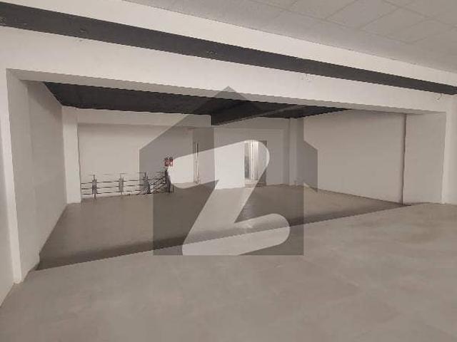 3000sqft tiled floor, f/m washroom, kitchen, lift, vast parking, best for every business