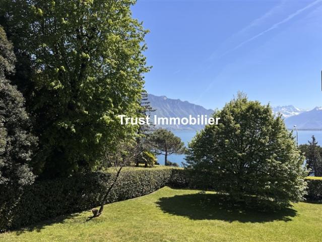3002. Exklusiv Renovierte 3 Zimmer Wohnung mit Blick auf den Lake Clarens
