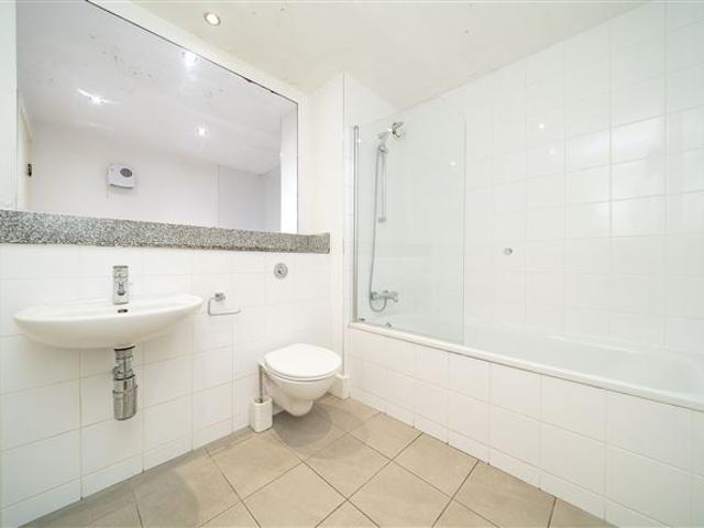 300,000 | 19 Aengus Hall, Belgard Square, Tallaght, Dublin 24 Brock DeLappe Estate Agents 4982 MyHome. Ie Residential