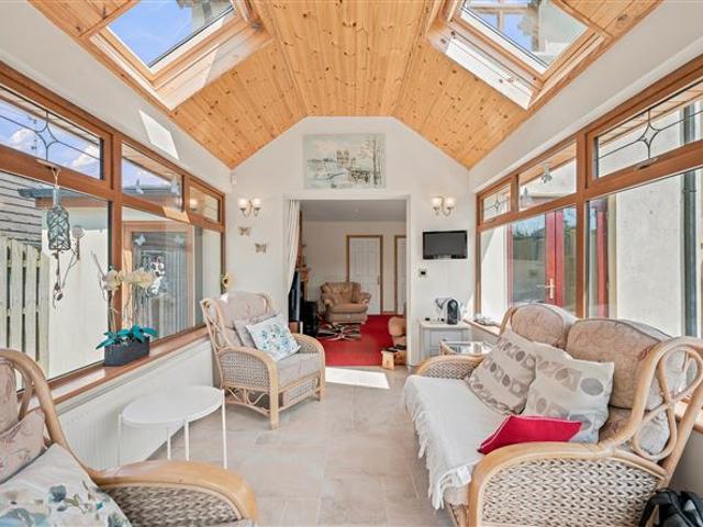 300,000 | 1 Shannon Court, Courtown, Co. Wexford Sherry FitzGerald O'Leary Kinsella 5009 MyHome. Ie Residential